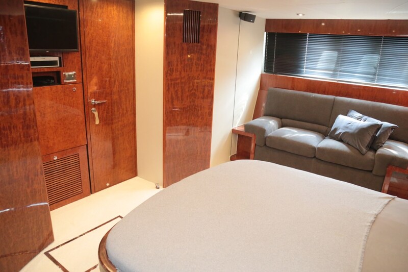 Image courtesy of JD Yachts Fairline Squadron 74