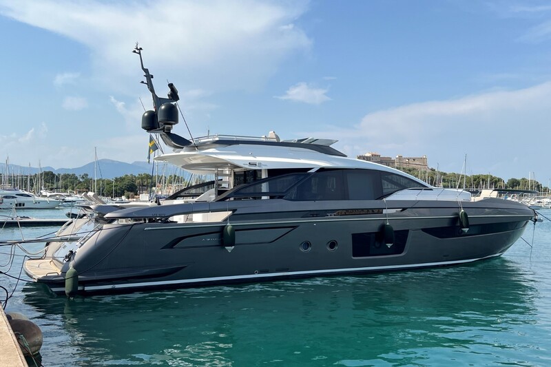 Image courtesy of JD Yachts Azimut S8