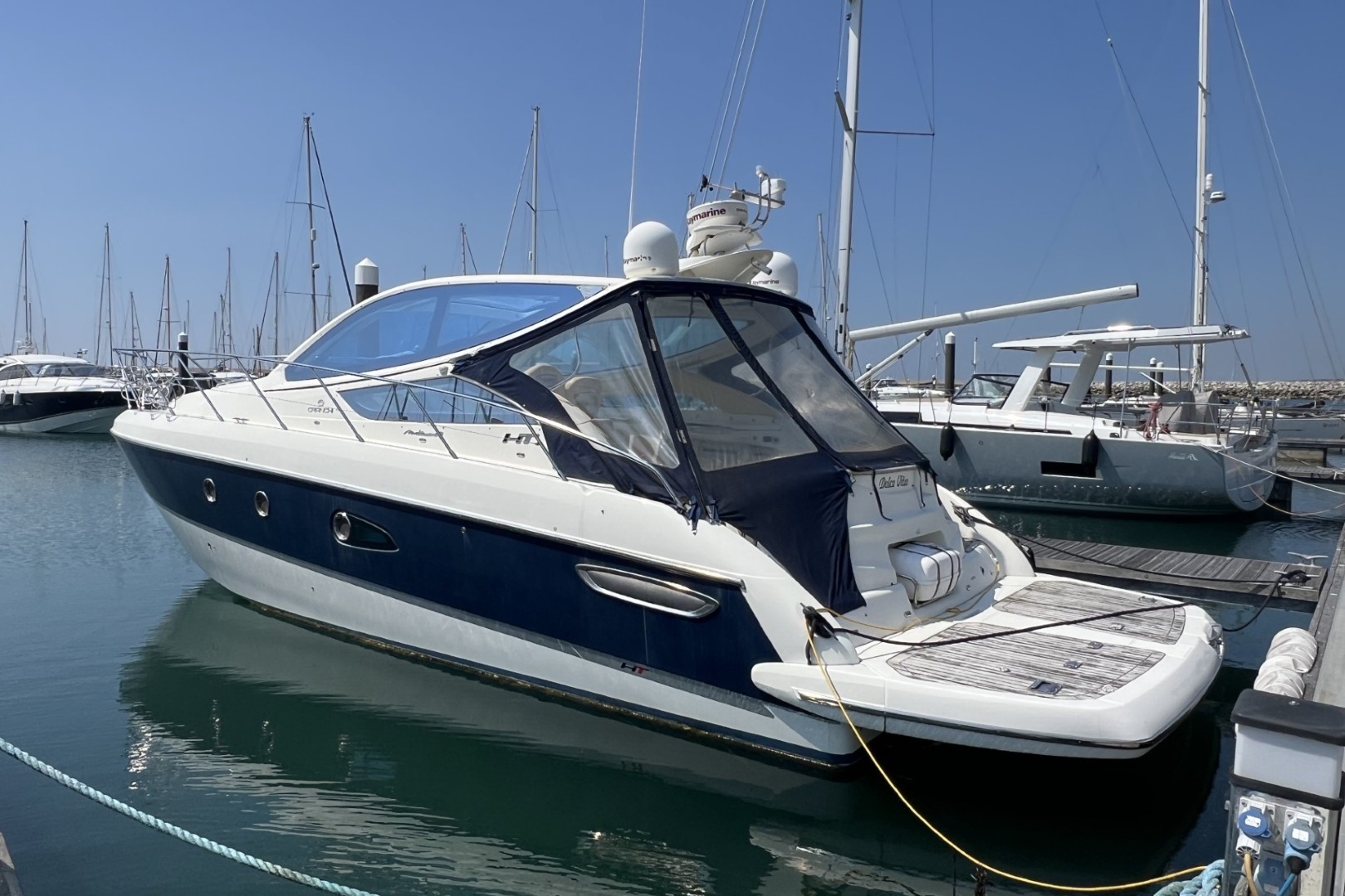 Cranchi Mediterranee 43 HT till salu