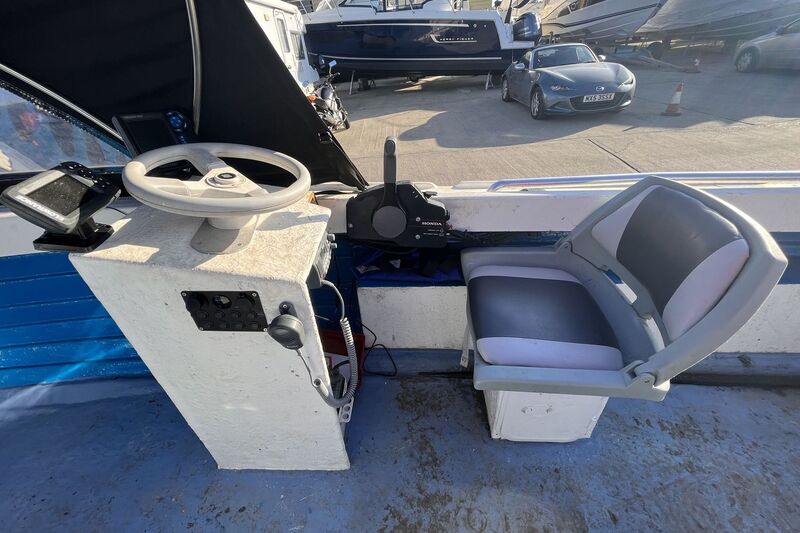 Fisherman 17 clinker boat - helm seat Fisherman  17 