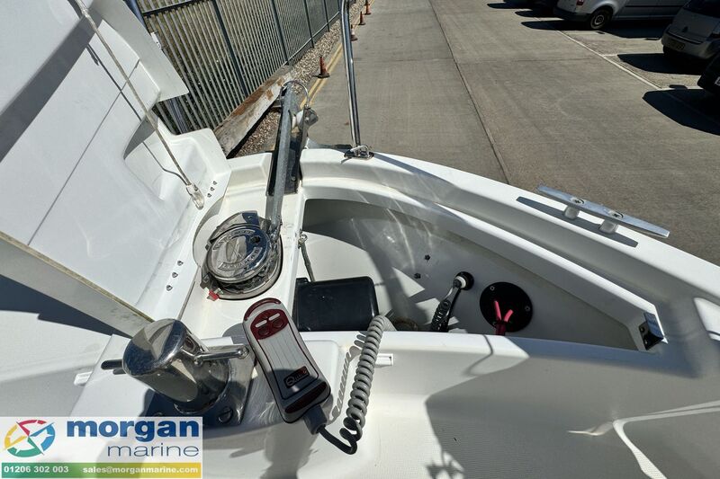 Jeanneau-Merry-Fisher-755-Marlin-windlass Jeanneau  Merry Fisher 755 Marlin 