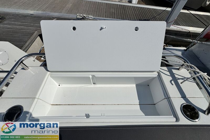 Jeanneau Merry Fisher 895 Sport Gone West - storage Jeanneau Merry Fisher 895 Sport