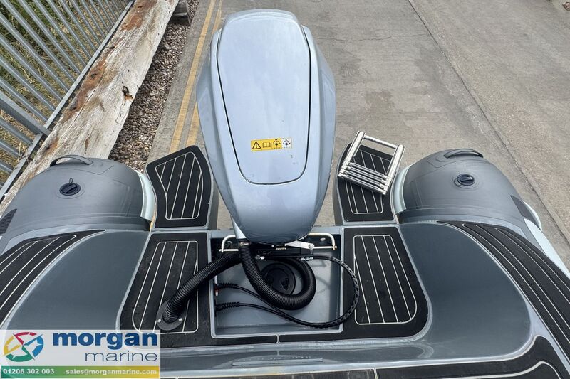 Highfield Sport 520 - top of engine Highfield  Sport 520