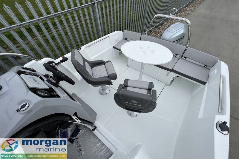  Jeanneau Cap Camarat 5.5 WA - Series 2