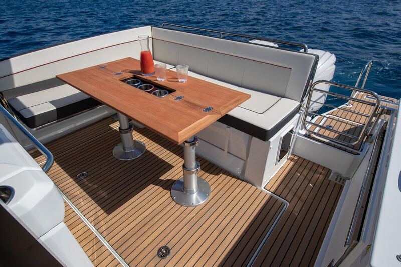  Jeanneau Cap Camarat 9.0 WA - Series 2