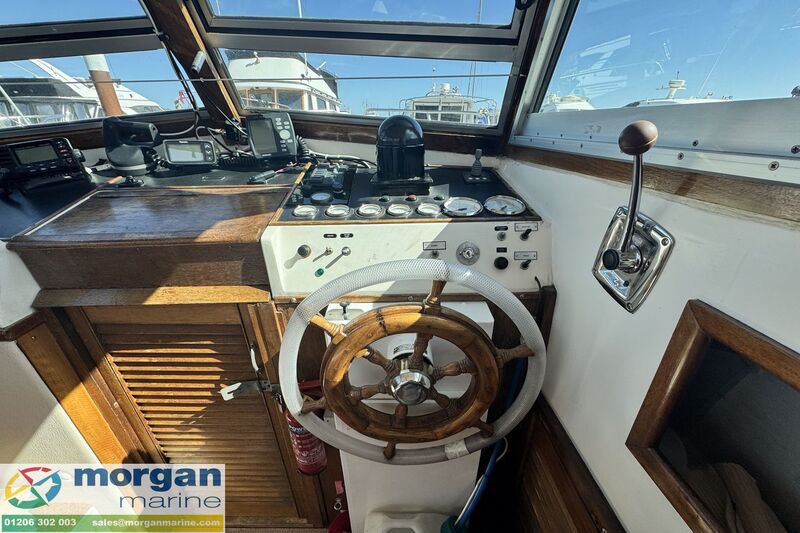  Aquastar 27 aft cabin