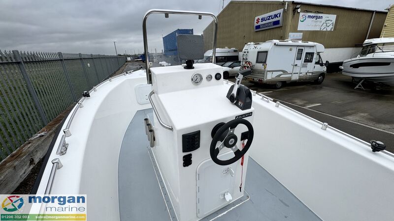  Atlantis  16 centre console