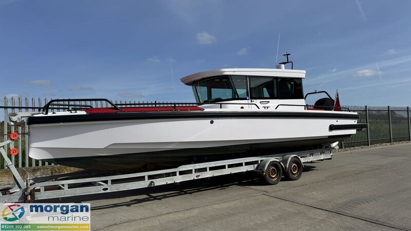  Axopar  28 Cabin