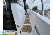 Jeanneau Merry Fisher 895 Series 2 - starboard side deck Jeanneau Merry Fisher 895 Series 2