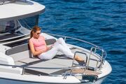 Jeanneau Merry Fisher 895 Sport - bow sun lounger area Jeanneau Merry Fisher 895 Sport