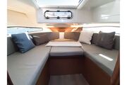 Jeanneau Merry Fisher 895 Sport - forward cabin with hatch to deck Jeanneau Merry Fisher 895 Sport