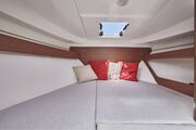 Jeanneau Merry Fisher 795 Series 2 - cabin with double berth and hatch to deck Jeanneau Merry Fisher 795 - Series 2