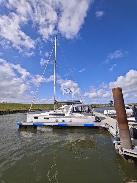 Oceanis 35.1  2 Beneteau OCEANIS 35.1