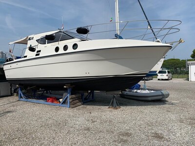 Azimut AZ 32