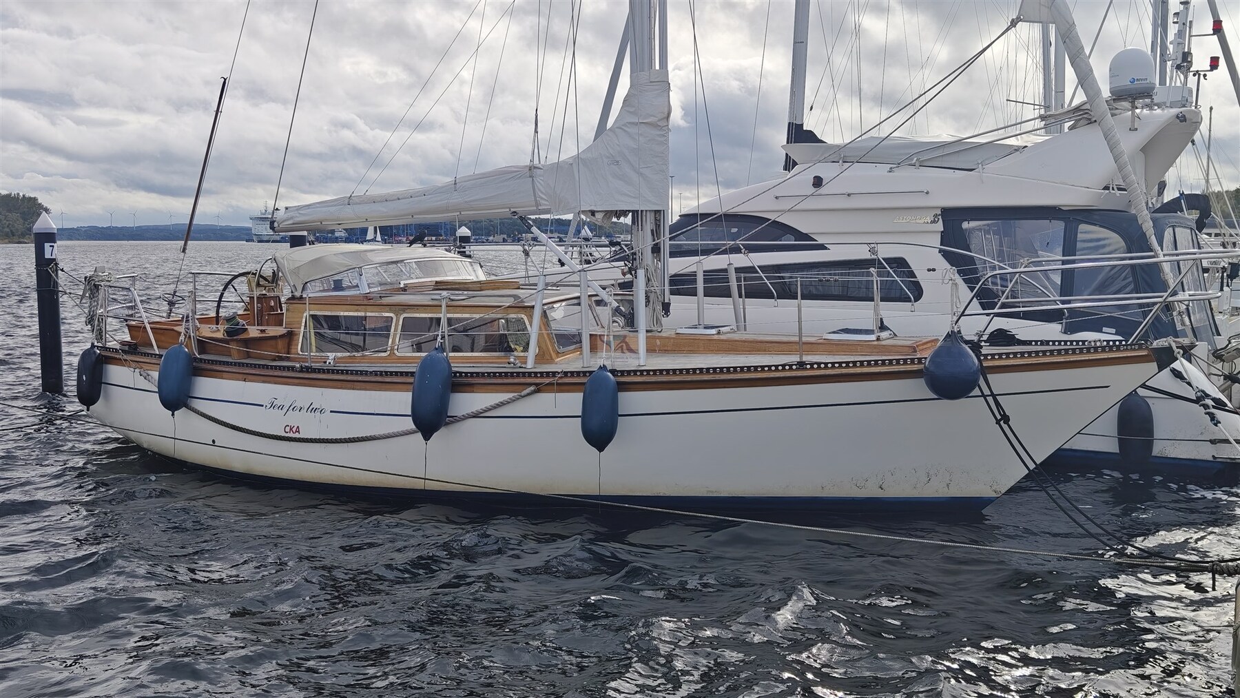 Baltika 10,40 m Decksalon Segelyacht till salu