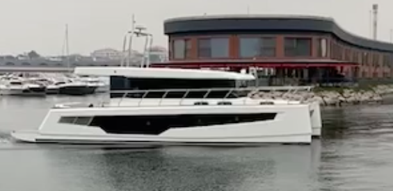  DG YACHTS CAT 43