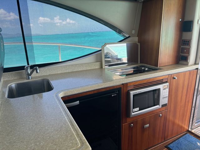  RIVIERA MARINE 4400 SPORT YACHT