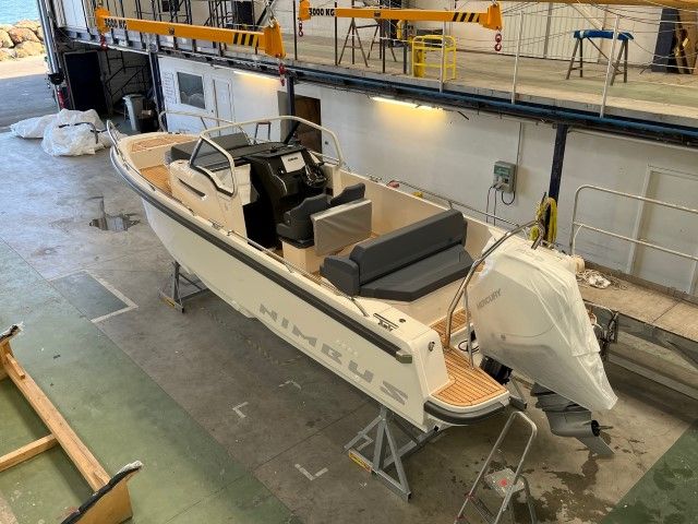  Nimbus Boats NIMBUS T8