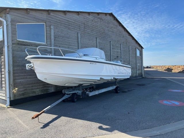  Nimbus Boats NIMBUS T8