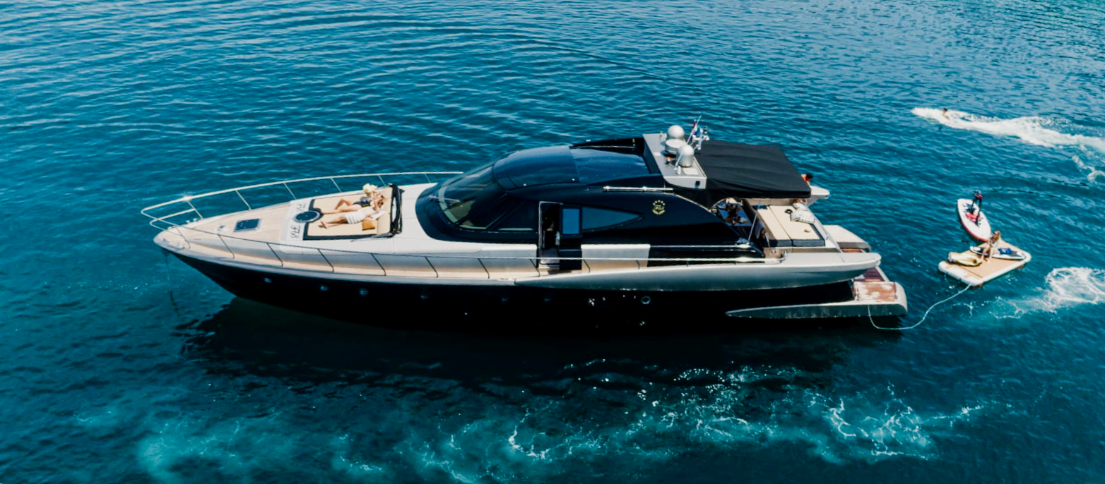 FASHION 68 HARD TOP till salu
