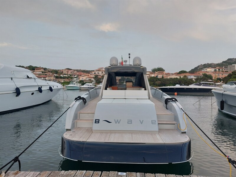 Vismara Bwave aft profile Vismara V 52 Coupe MY