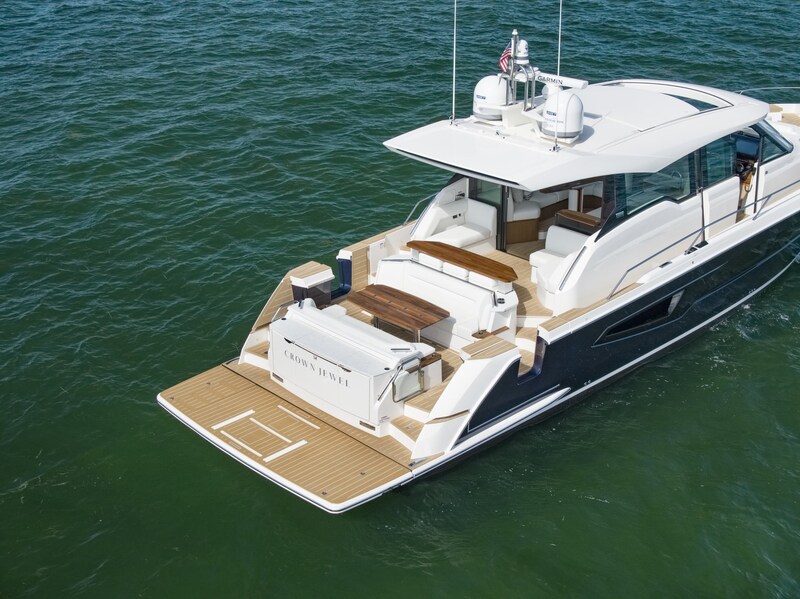 Tiara EX60 aft view Tiara Yachts EX 60