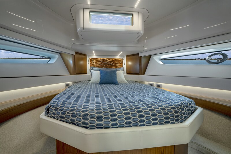 Tiara EX60 Vip cabin Tiara Yachts EX 60