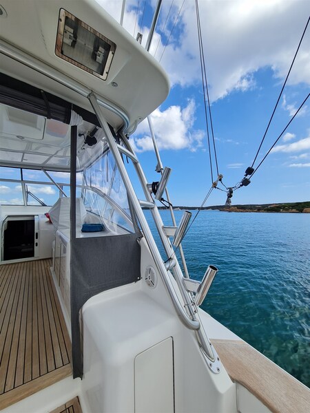 Viking 45 Open, cockpit details Viking Yachts 45' Open