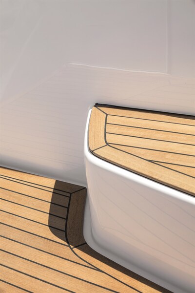 A45 Exterior Detail 2 Azimut Atlantis 45