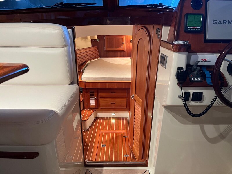 San Juan 40, lower deck access San Juan Yachts SJ40 FB