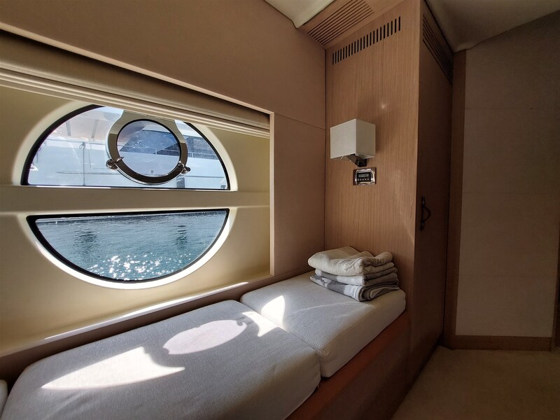 1000220872.jpg Beneteau MONTE CARLO 5