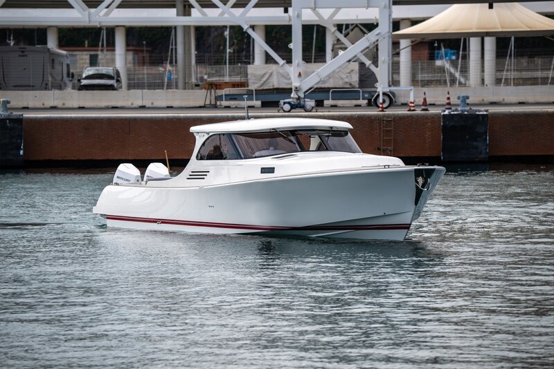 Toy 39 Outboard, bow profile Toy Marine TOY 39 FB