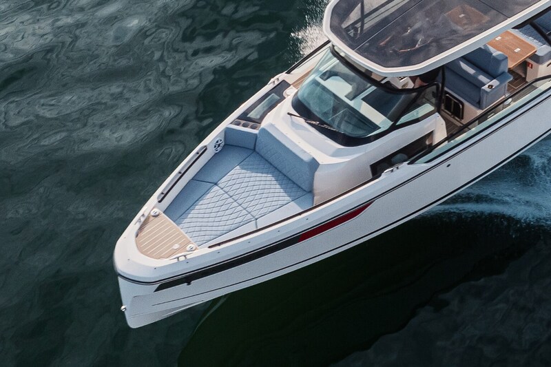 SAXDOR 270 GTO Bow sunbed Saxdor 270 GTO