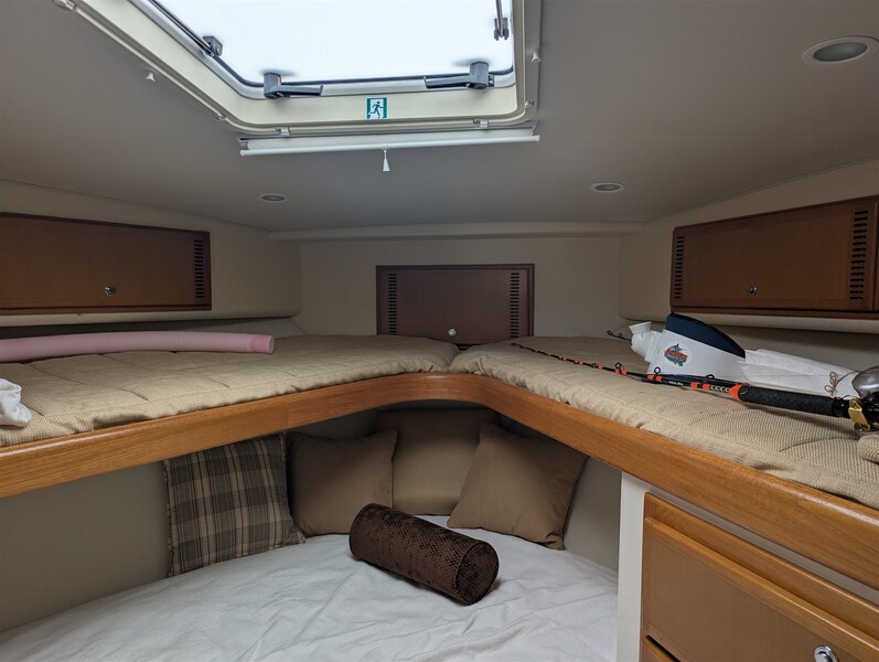 Cabo 38 Express cabin detail Cabo 38' Express