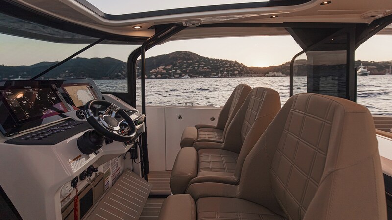 SAXDOR 400 GTS Helm Seats Saxdor 400 GTS