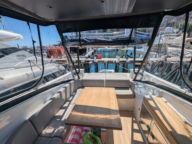 Cockpit dinette Bluegame BG42