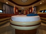 Az 68 E vip cabin Azimut 68E