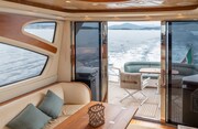 Tiara 5800 Sovran salon to aft Tiara Yachts 5800 Sovran