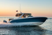 Tiara 38 LS running Tiara Yachts 38 LS
