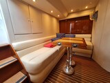 Viking 45 Open, dinette Viking Yachts 45' Open