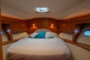 {I} Vip cabin Tiara Yachts 5800 Sovran