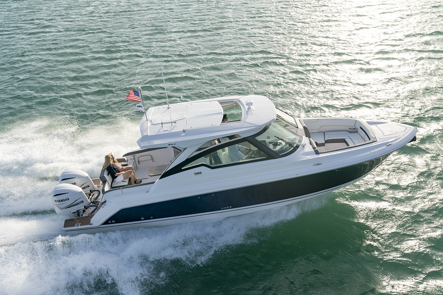 Tiara Yachts 34 LX till salu