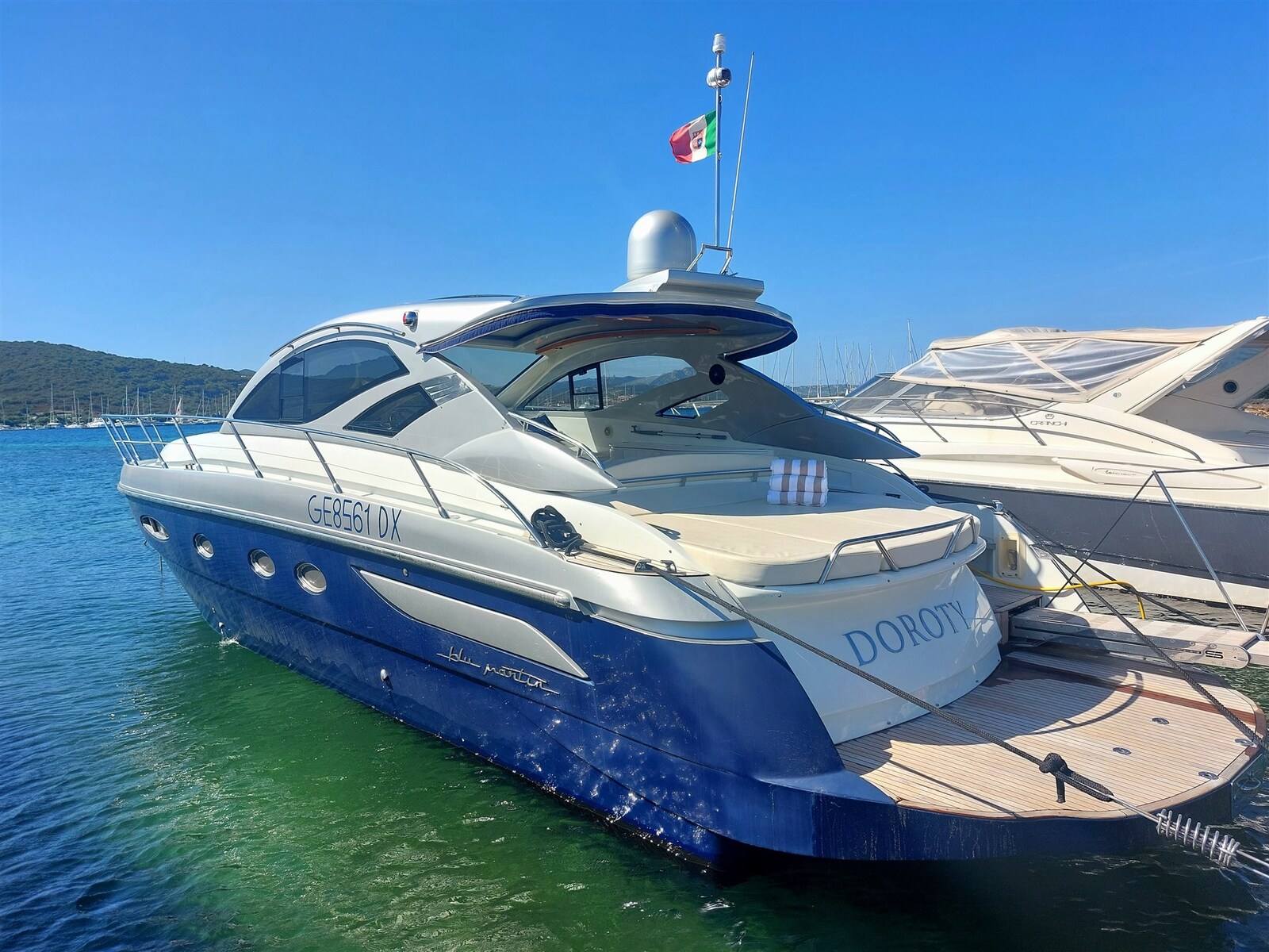 Blue Martin Yacht Blu Martin 13,9 sea top till salu