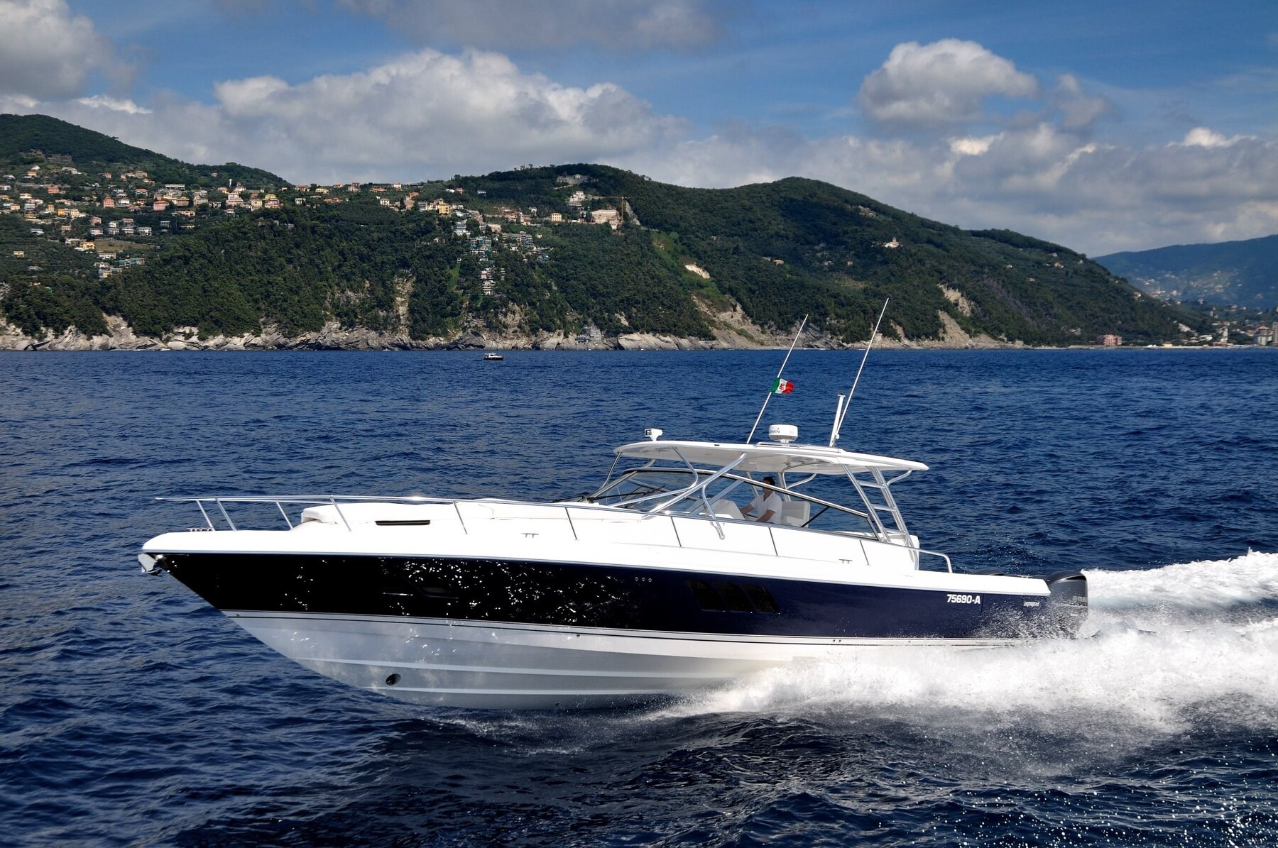 Intrepid 475 Sport Yacht till salu