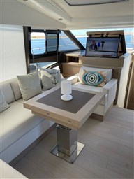 cede5b73-6d94-f624-92b0-14ede8b993ac.256 Prestige Yachts 520s