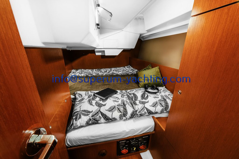 18-happy-1024x682 Beneteau Oceanis 38