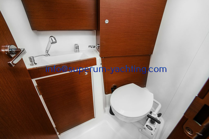 23-happy-1024x682 Beneteau Oceanis 38