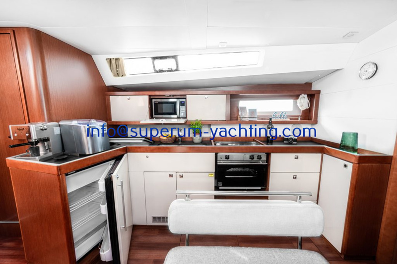 14.-theia-living-interior-5-1-1024x682 Beneteau Oceanis 45