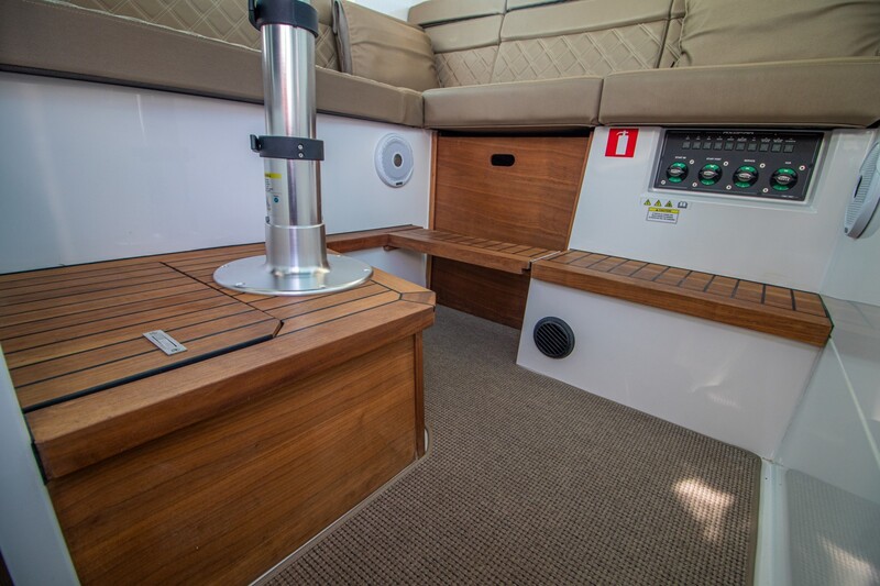  Axopar 37 Cabin