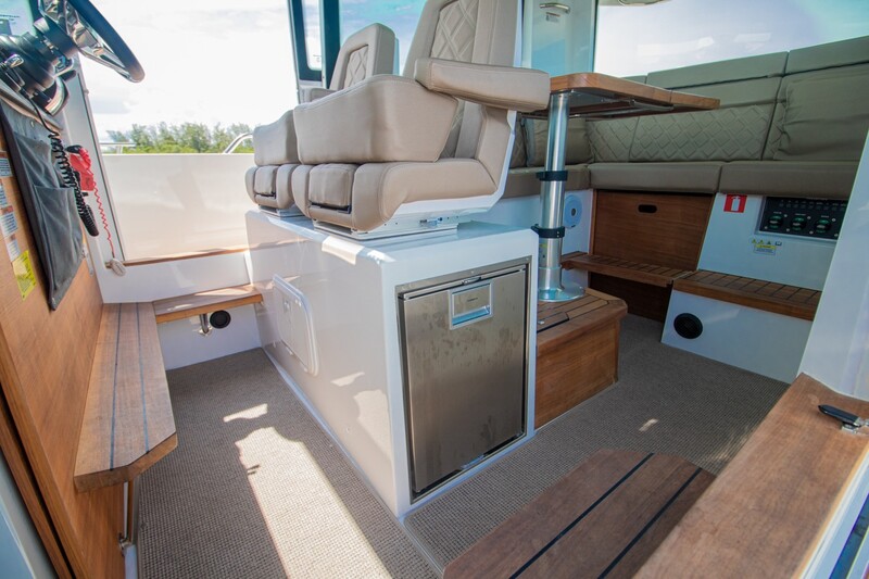  Axopar 37 Cabin